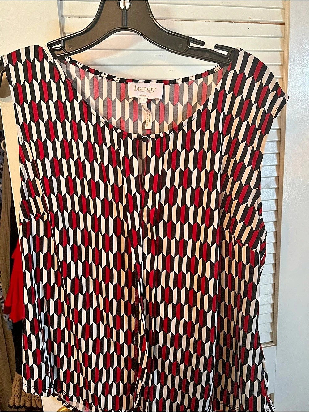 Laundry by Shelli Segal Women's Geometric Blouse in Black & Pink